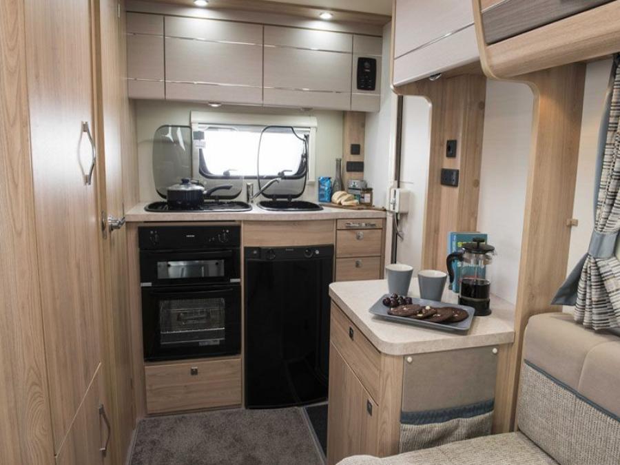 Интерьер Elddis Autoquest 115 2015 года  (фото 4 из 5)